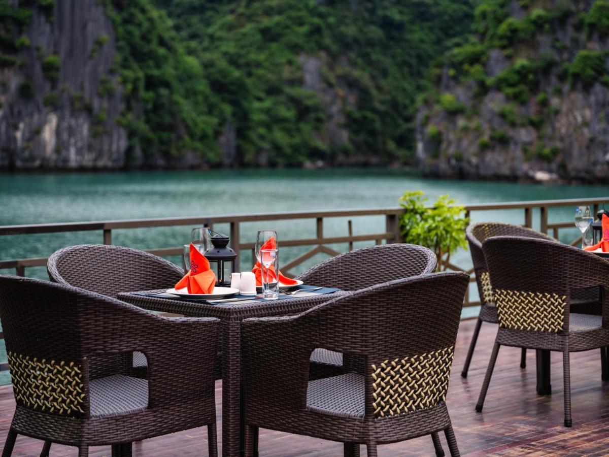 Hotel La Pandora Boutique Cruises Ha Long Exteriér fotografie