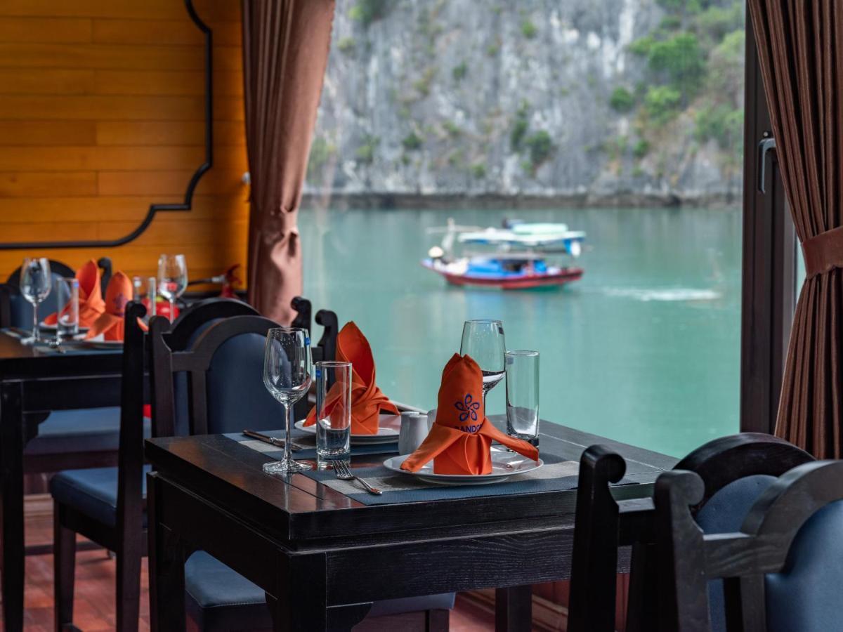 Hotel La Pandora Boutique Cruises Ha Long Exteriér fotografie
